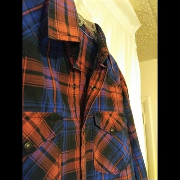 AEO Plaid Button up - Picture 7 of 10